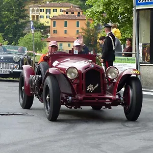 https://villa-rosalena.it-tuscanyhotel.com