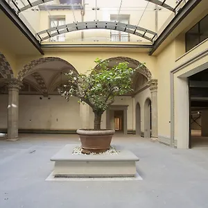 https://family-apartments-signoria-florence.it-tuscanyhotel.com